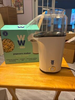 Weight Watchers White and Clear Popcorn Maker